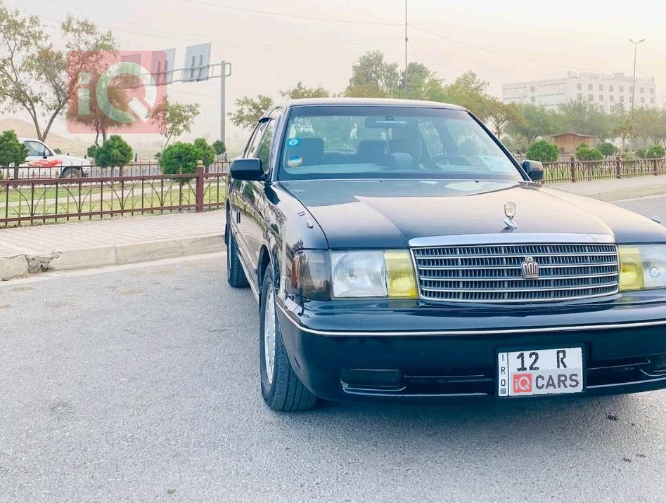 تۆیۆتا کراون